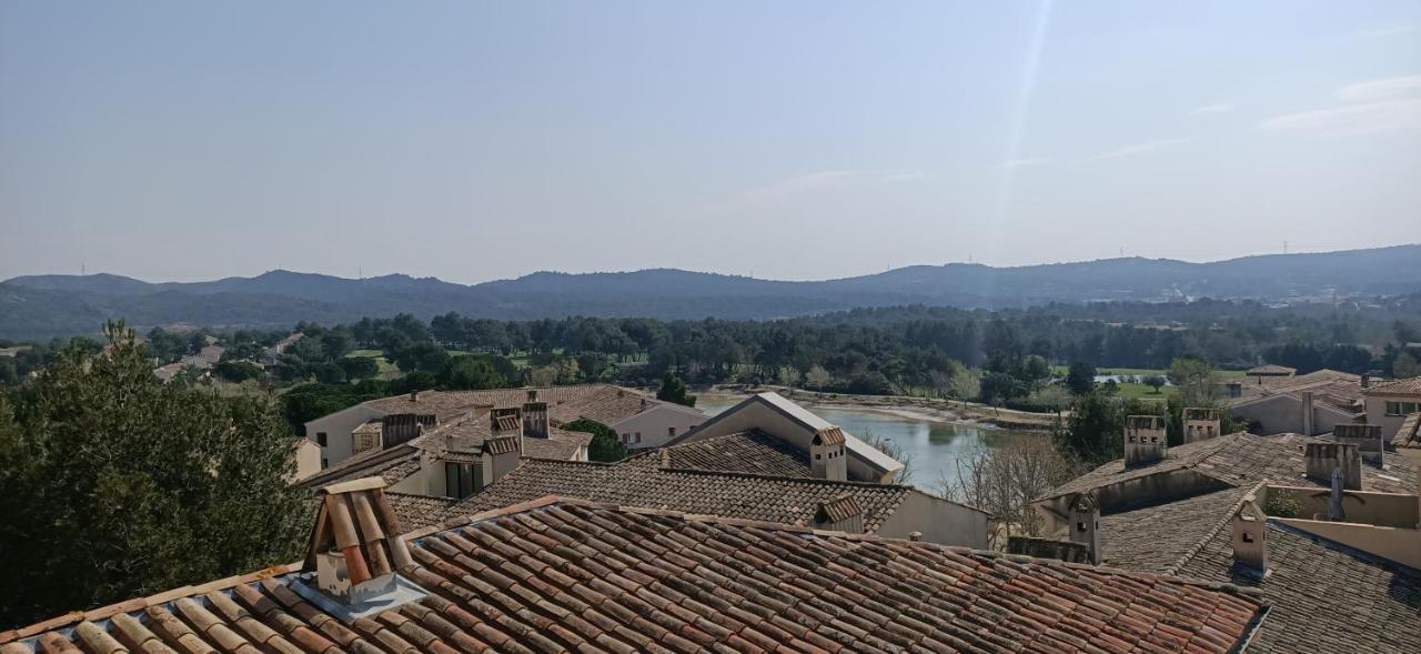 Charmant T2 Climatise Avec Belle Vue , Golf De Pont-Royal Mallemort Buitenkant foto