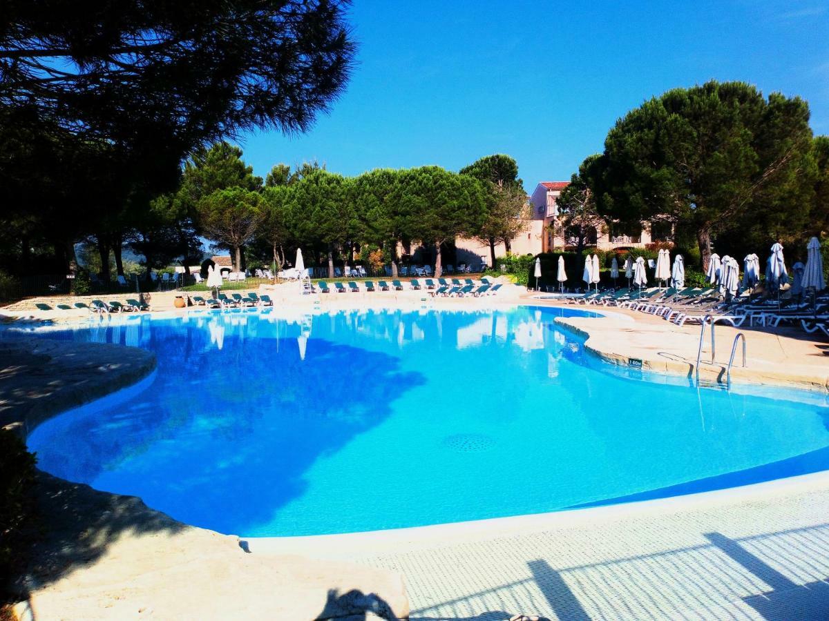 Charmant T2 Climatise Avec Belle Vue , Golf De Pont-Royal Mallemort Buitenkant foto
