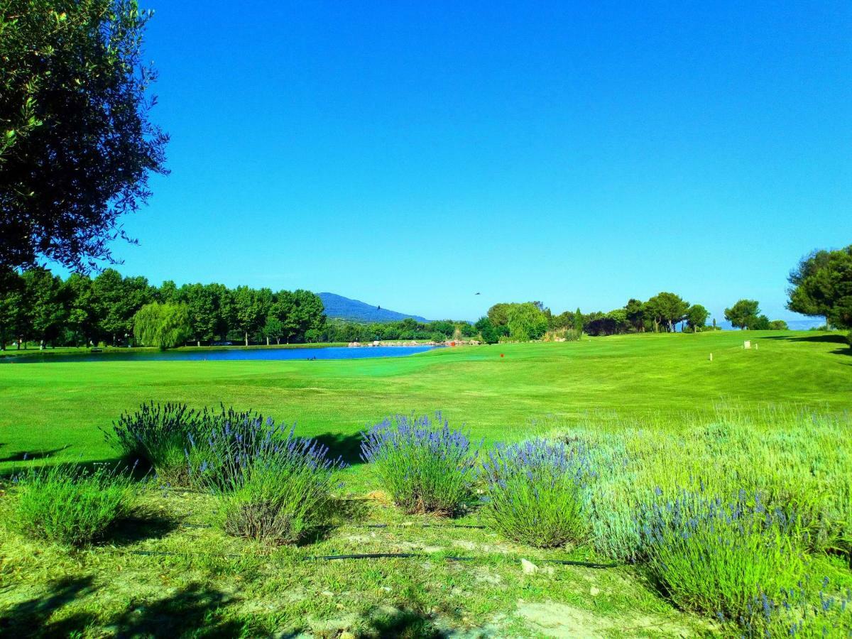 Charmant T2 Climatise Avec Belle Vue , Golf De Pont-Royal Mallemort Buitenkant foto