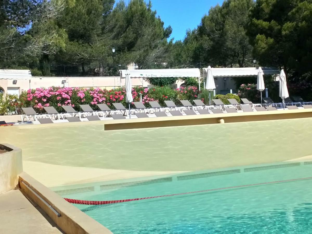 Charmant T2 Climatise Avec Belle Vue , Golf De Pont-Royal Mallemort Buitenkant foto